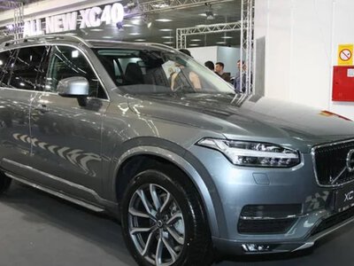 Volvo выводит в Украину бронированные XC90 и XC60: кто сможет купить защищенные гибриды