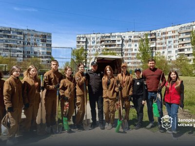 Юные байдовцы высадили 50 деревьев в Хортицком районе Запорожья