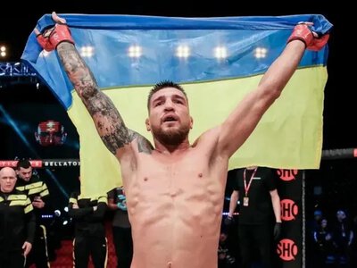 Задушил во втором раунде: украинец Ярослав Амосов одержал вторую победу в UFC (видео)