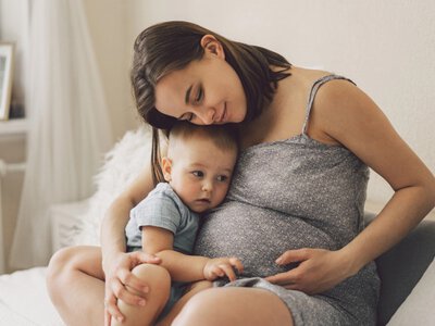 Ученые узнали, как меняется мозг женщины во время второй беременности