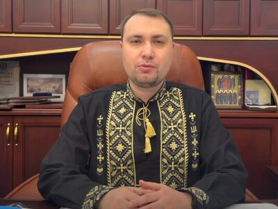 Буданов показал себя в вышиванке и упомянул о форме