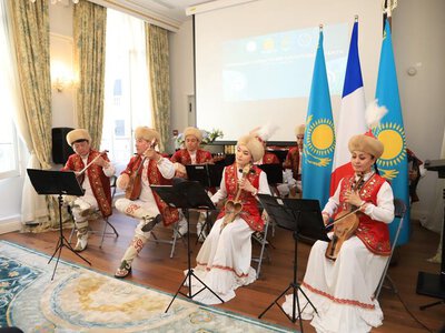 Во Франции прошла встреча казахов Европы
