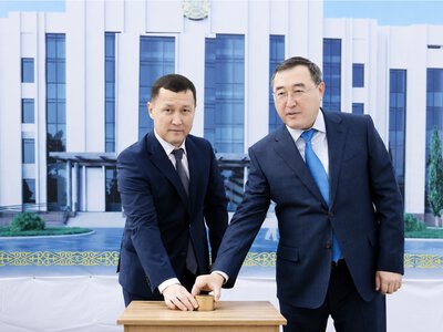 Марат Султангазиев принял участие в закладке капсулы времени в областном центре