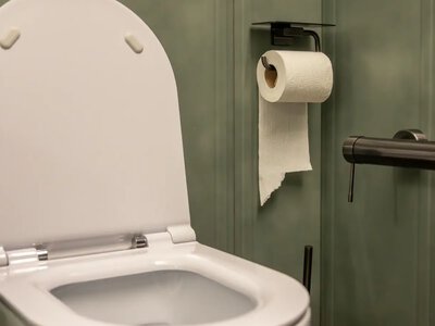 Как легко избавиться от пятен от жесткой воды в унитазе: пошаговая инструкция