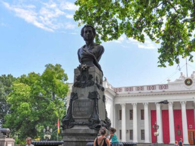 Первый в списке: активисты снова взялись за памятник Пушкину на Приморском бульваре