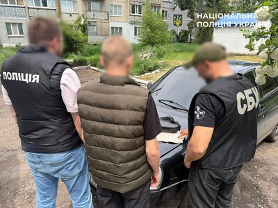 Помощник Апти в Николаеве вымогал деньги у военных: подробности от ДСР Нацполиции