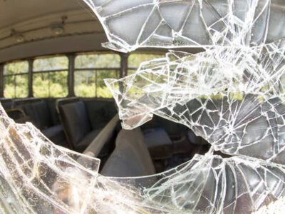  В Бельгии поезд столкнулся с микроавтобусом: погибли четверо 