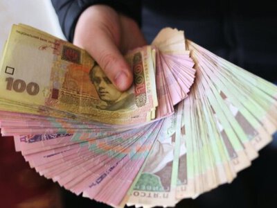 Новые суммы денежной помощи для новых категорий украинцев в июне