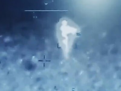 Рассекреченные файлы об НЛО хранят тайну падших ангелов: на видео видны фигуры в полете (видео)