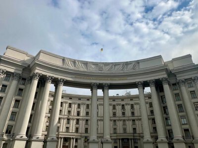 В МИД опровергли информацию об отъезде посольства США из Киева на фоне российских угроз