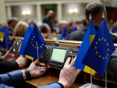 Рада ратифицировала привлечение 90 миллиардов евро кредита от ЕС