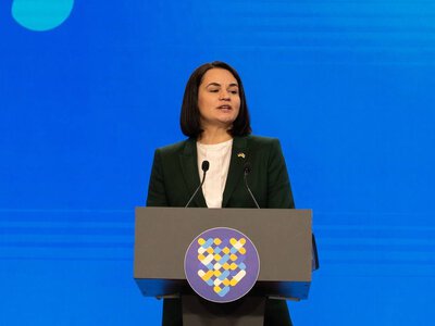 Тихановська: Лукашенко торгує політв'язнями за зняття санкцій, але знімати санкції за його співучасть у війні не можна