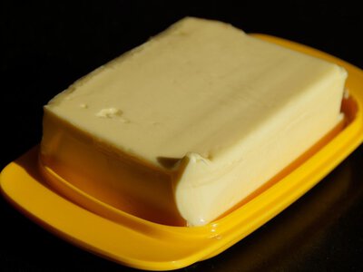 Обычное сливочное масло станет похожим на ресторанную намазку: с чем его взбить