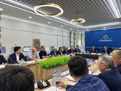 Азат Султанов встретился с костанайскими аграриями