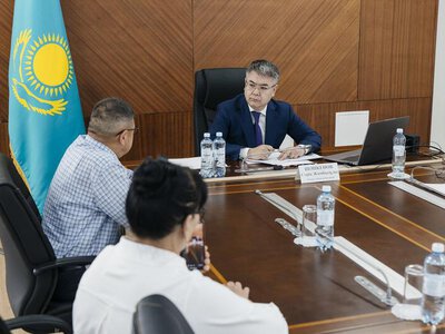 Глава региона Серик Шапкенов принял граждан по личным вопросам