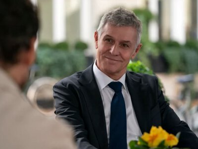 Умер Пьер Дени — звезда популярного сериала Эмили в Париже (фото)