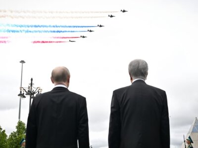 «Реально опасается покушения»: зачем Путину броневик и вертолеты в Астане