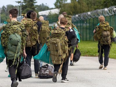  В Эстонии допускают введение обязательной военной службы для женщин 