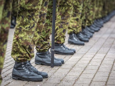 В Эстонии могут ввести обязательный призыв женщин