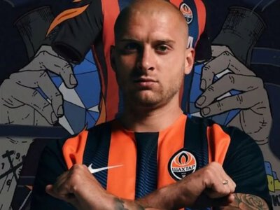 Вау! Ярослав Ракицкий похвастался футболкой с трогательным “шахтёровским” принтом