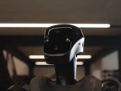 Американский стартап тестирует в Украине человекоподобных роботов двойного назначения