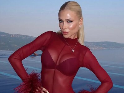 Жена украинского футболиста поразила фанатов роскошными кадрами с отдыха на итальянском курорте