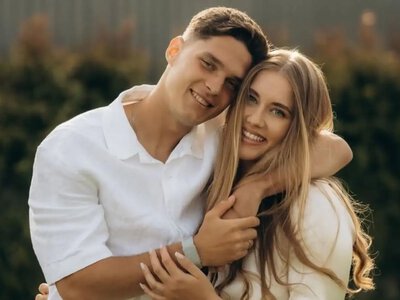 Под музыку. Жена Судакова показала, как они отдыхают вдвоём с мужем