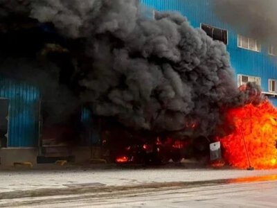 Россияне атаковали Днепр: горит склад логистической компании