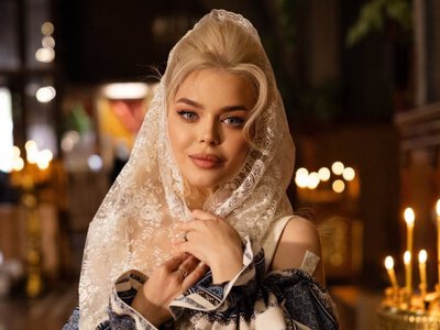 Алина Гросу окрестила сына и впервые показала его лицо