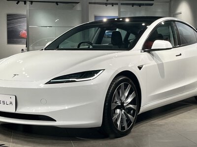 Tesla вернула первое место на рынке электромобилей, подвинув китайского гиганта BYD