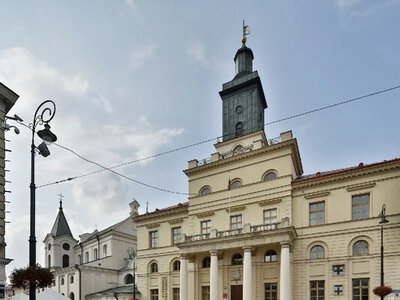 С здания ратуши польского Люблина сняли флаг Украины из-за присвоения подразделению ССО названия имени Героев УПА