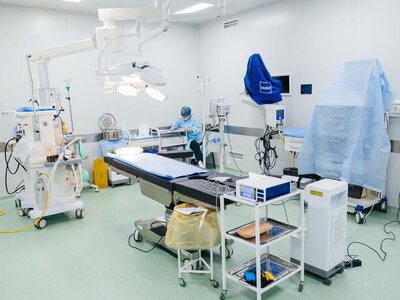 В Атырау впервые провели сложную пластическую операцию ребёнку с расщелиной нёба