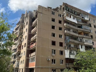Оккупанты в Донецкой области сбросили авиабомбы на жилые дома в Дружковке: есть раненые