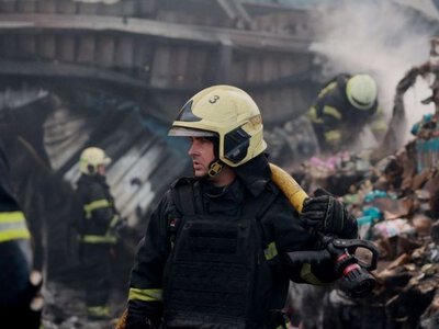Российский дрон уничтожил складской центр крупного поставщика супермаркетов (ФОТО)