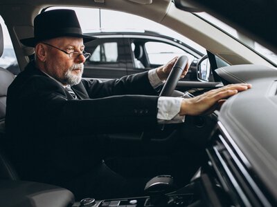 Украинцы снова покупают Ferrari и Bentley: рынок ультралюксовых автомобилей почти вернулся к довоенному уровню