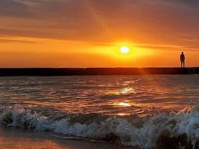 Купаться еще рано? Какая температура воды в Черном море возле Одессы