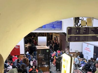 Во время атаки России на Украину 2 июня киевлянам не хватало места в метро для укрытия — Зеленская
