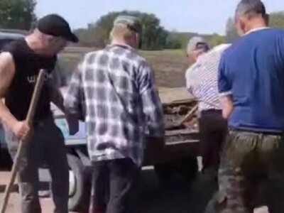  Жители сёл самостоятельно отремонтировали дорогу в СКО 
