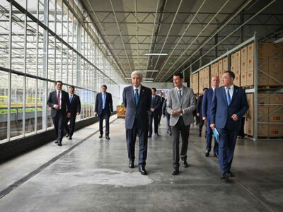 Глава государства посетил тепличный комплекс GREEN ЕСО