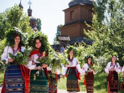 Троица и освященные травы: священник ПЦУ объяснил, почему не следует делать из них оберег (Видео)