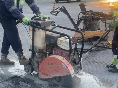  На трассе Отар – Узынагаш укрепляют дорожное покрытие 