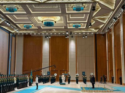  Глава государства встретил президента Кипра во Дворце независимости 