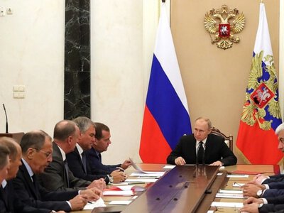 Российские политики ужесточают риторику перед выборами: Слуцкий и Зюганов призывают «к войне до победного»