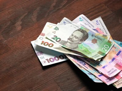 Грязные деньги: что на самом деле живет на купюрах и какова вероятность заражения