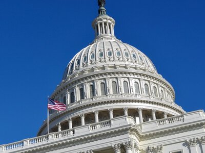 Палата представителей США поддержала рассмотрение законопроекта о новой военной помощи Украине и санкциях против России