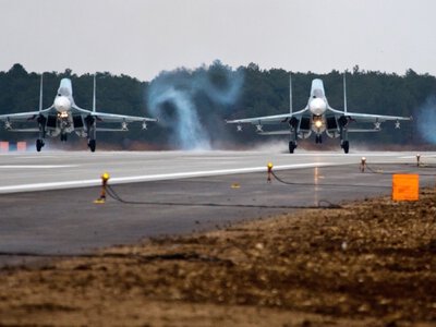 Крым и Севастополь подверглись массированной атаке дронов, есть погибшие и раненые – российские власти