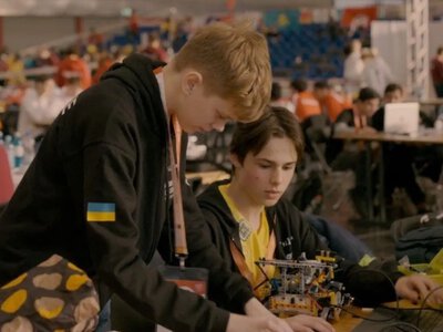 Когда детство останавливает война: подборка украинских документальных фильмов о детях