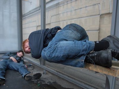 «Трезвеют уже в окопах». Как опьяненных россиян вербуют на войну