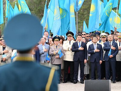 В Алматы торжественно подняли Государственный флаг в честь Дня символов