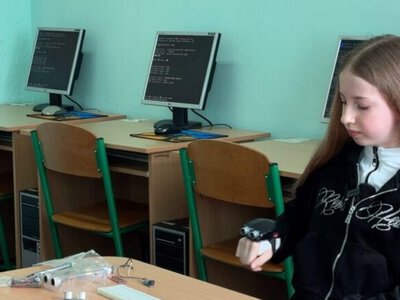 Школьница разработала доступное устройство для безопасного передвижения людей с нарушениями зрения